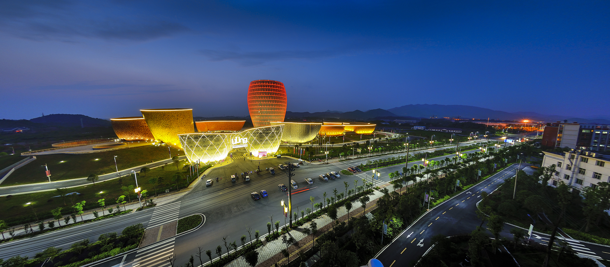 釉下五彩，中國(guó)瓷都 ——《醴陵市陶瓷文化園總體策劃與規(guī)劃》